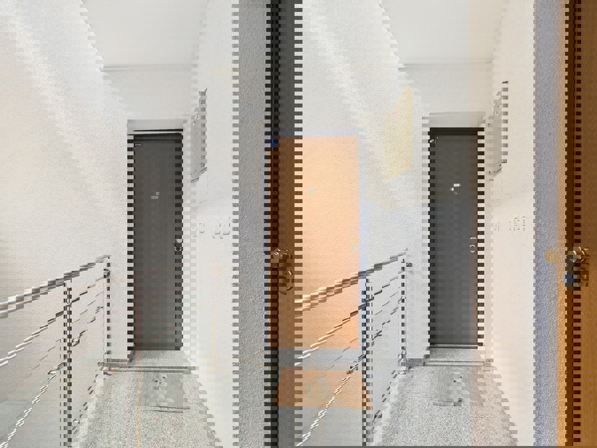 Lungomare a portata di mano — bilocale con garage e ascensore, Valsaline