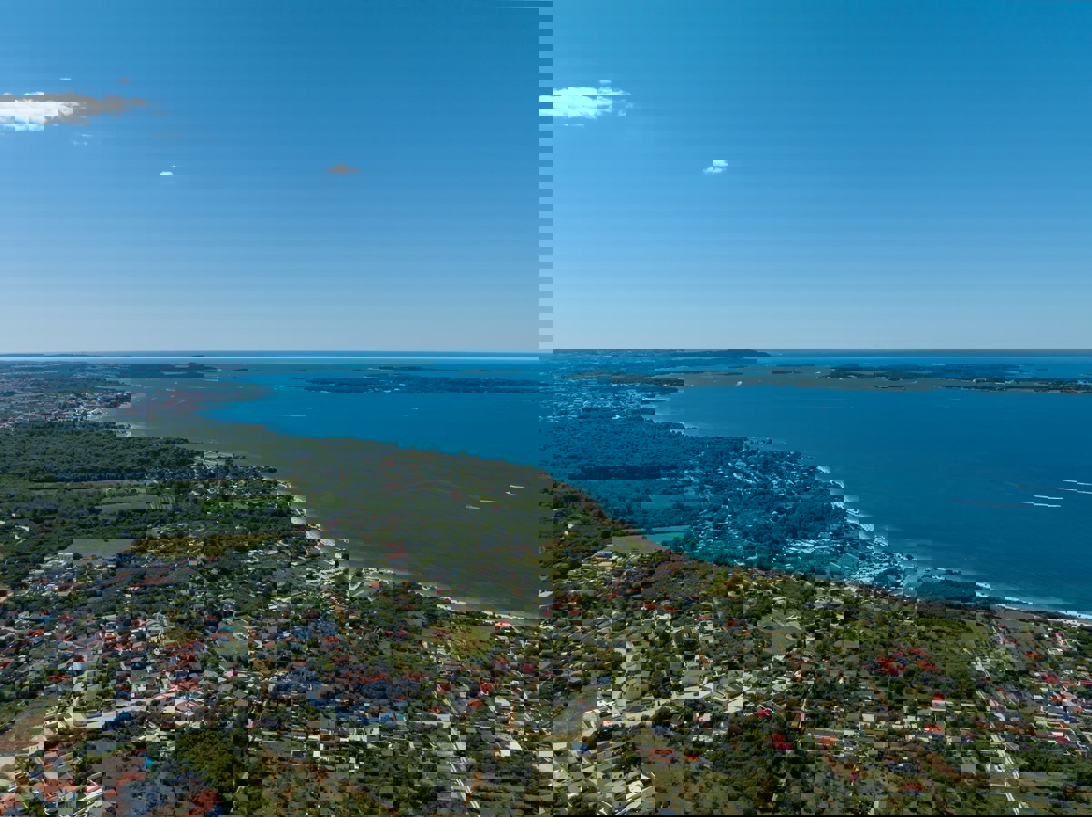 Terreno edificabile Peroj – lotto n. 19