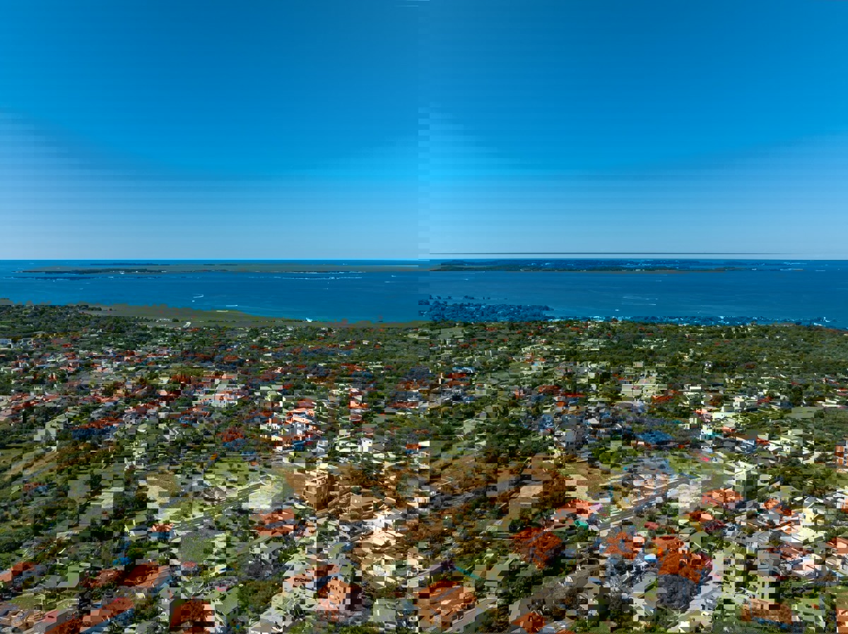 Terreno edificabile Peroj – lotto n. 19