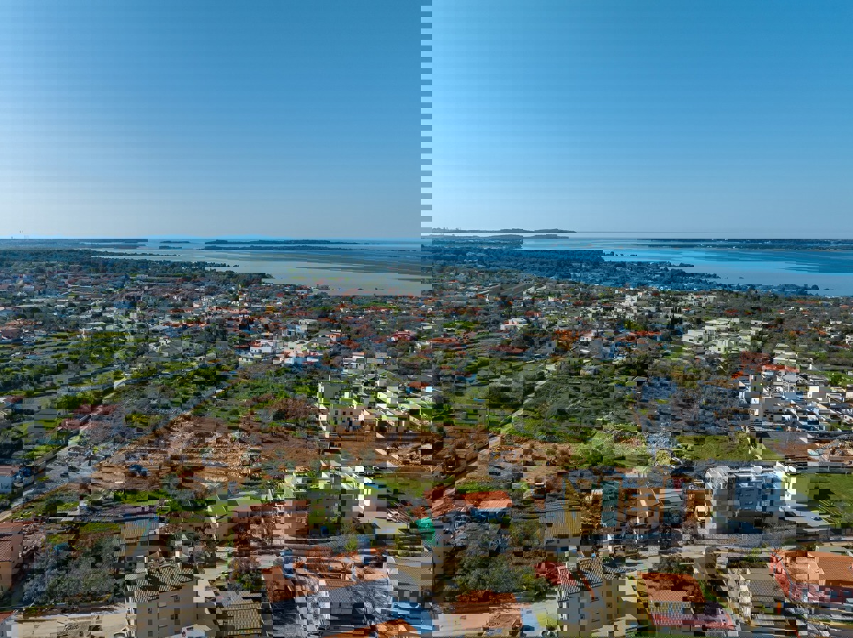 Terreno edificabile Peroj – lotto n. 19