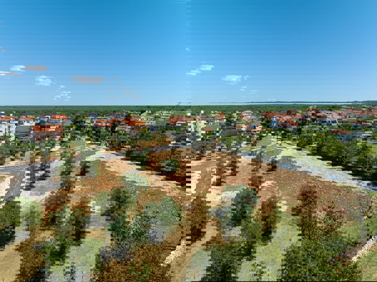 Terreno edificabile Peroj – lotto n. 19