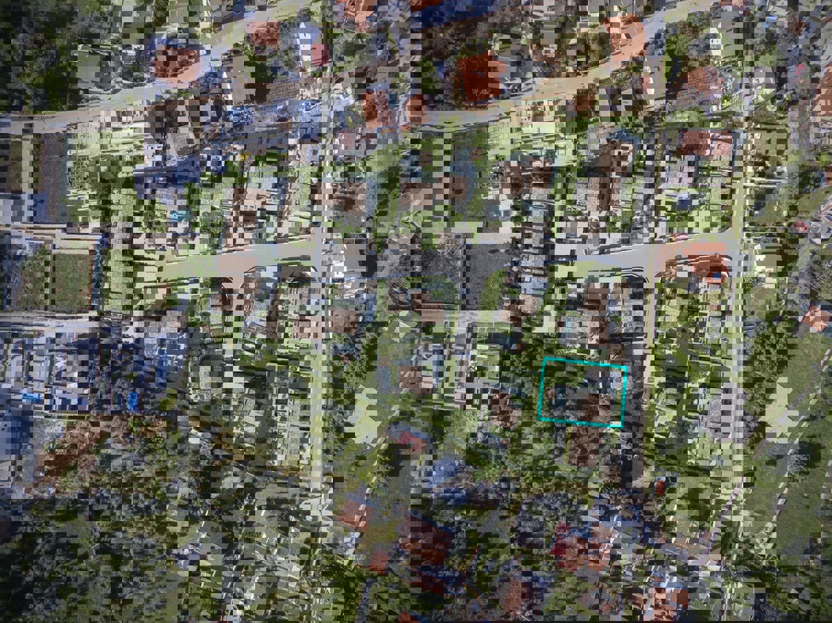 Terreno edificabile Peroj – lotto n. 19