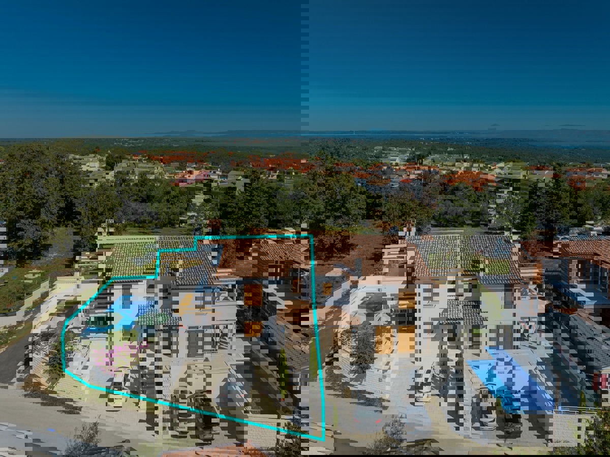 Non ti serve altro: casa nuova con piscina a Cavrano, Marzana