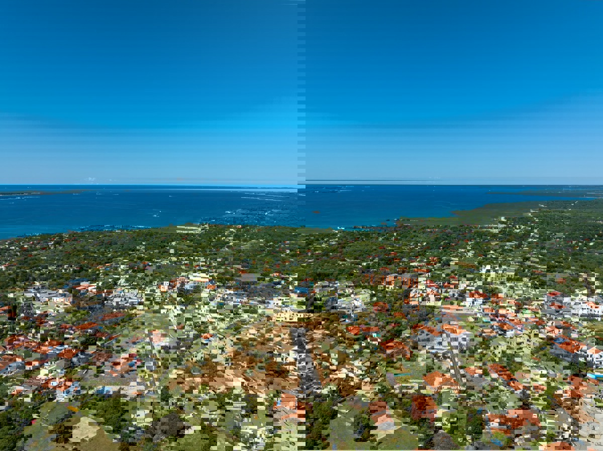 Terreno edificabile Peroj – lotto n.15