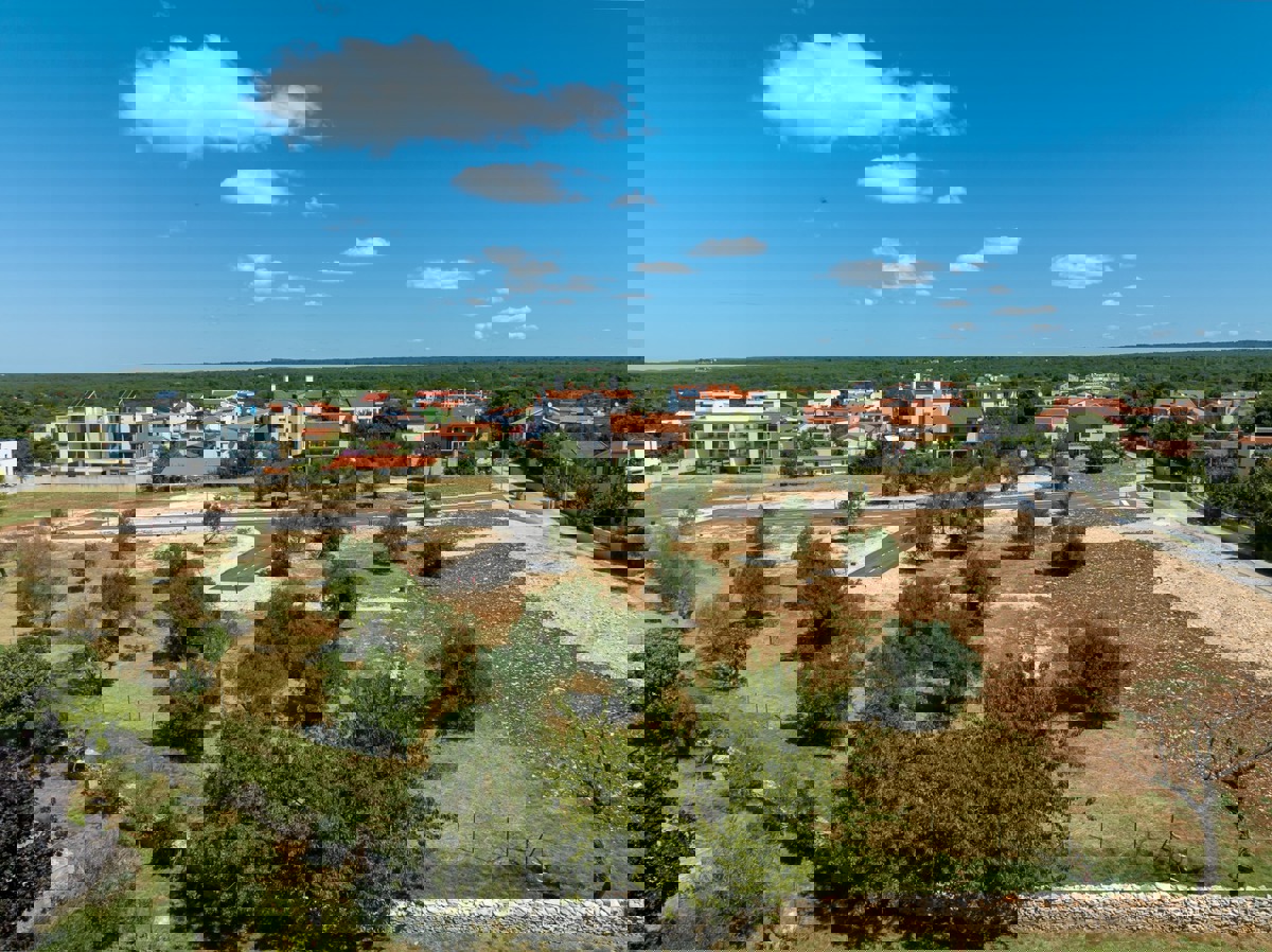 Terreno edificabile Peroj – lotto n.15