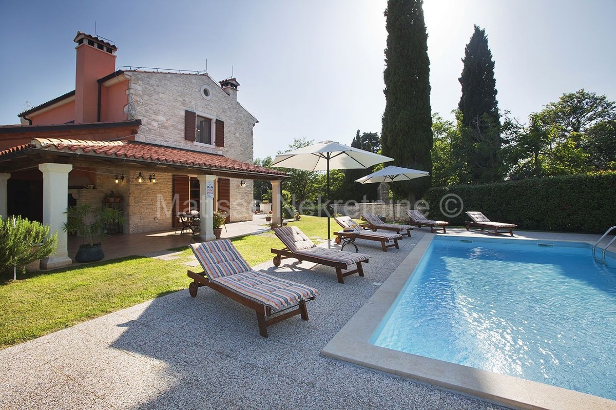 Istria, Rebići - Splendida Villa in Pietra con Piscina e Ampio Giardino