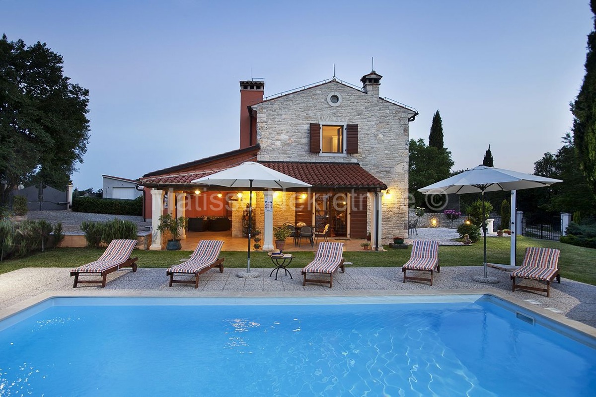 Istria, Rebići - Splendida Villa in Pietra con Piscina e Ampio Giardino