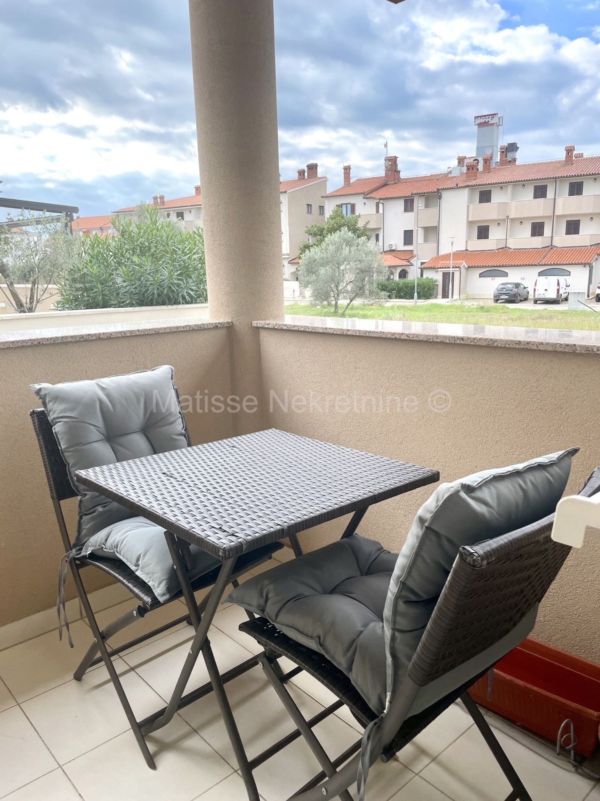 Peroj - Appartamento bilocale al piano terra con balcone