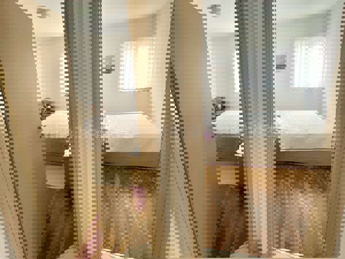 Peroj - Appartamento bilocale al piano terra con balcone