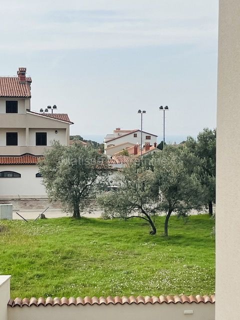 Peroj - Appartamento bilocale al piano terra con balcone