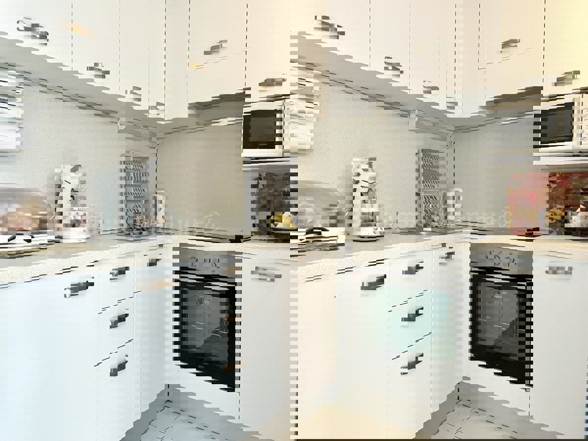 Peroj - Appartamento bilocale al piano terra con balcone