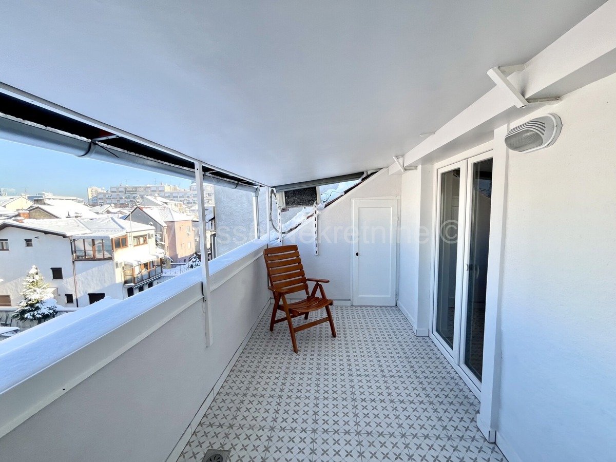 Zagabria - Appartamento a Trešnjevka con ampia terrazza e splendida vista