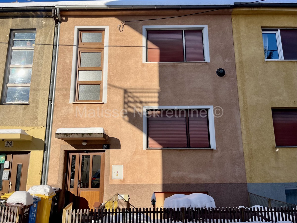 Zagabria - Appartamento a Trešnjevka con ampia terrazza e splendida vista