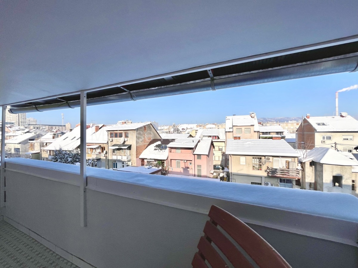 Zagabria - Appartamento a Trešnjevka con ampia terrazza e splendida vista