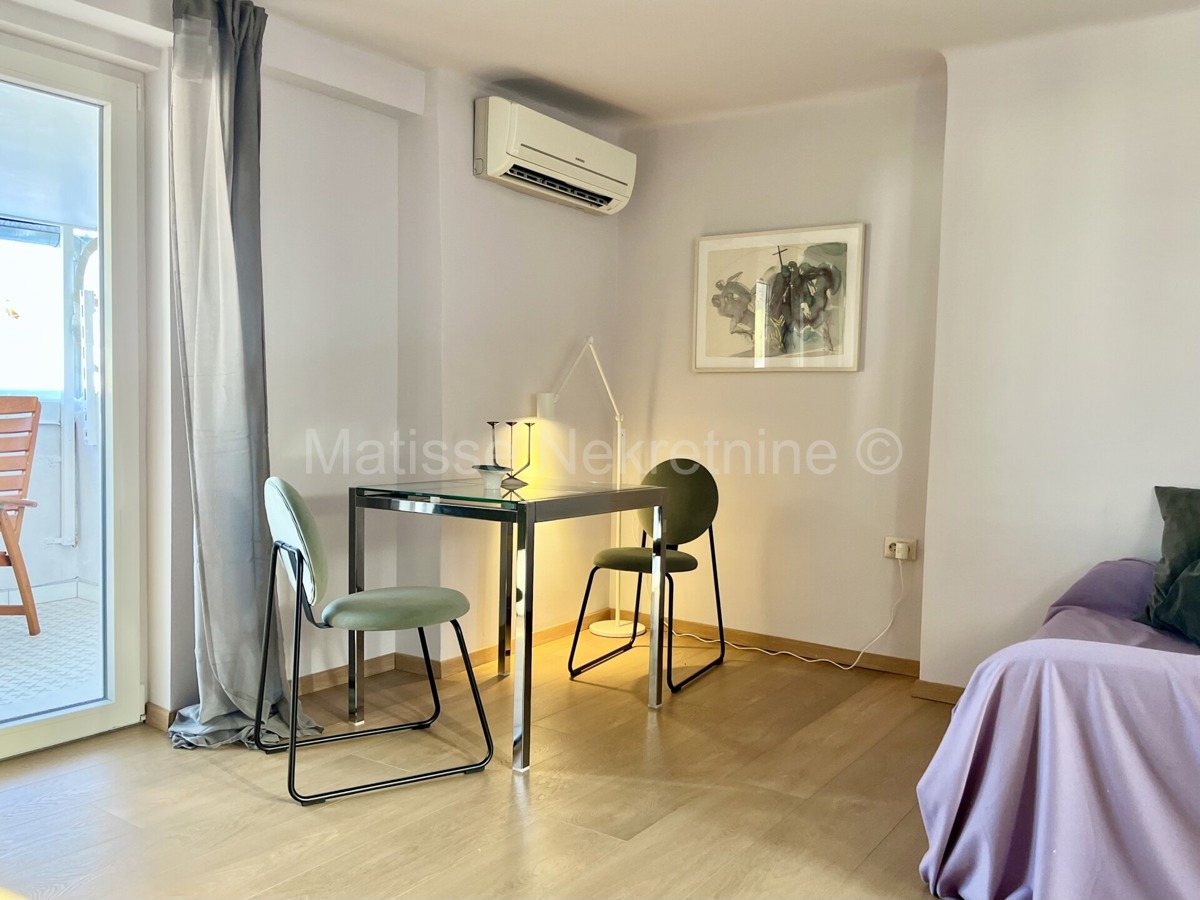 Zagabria - Appartamento a Trešnjevka con ampia terrazza e splendida vista