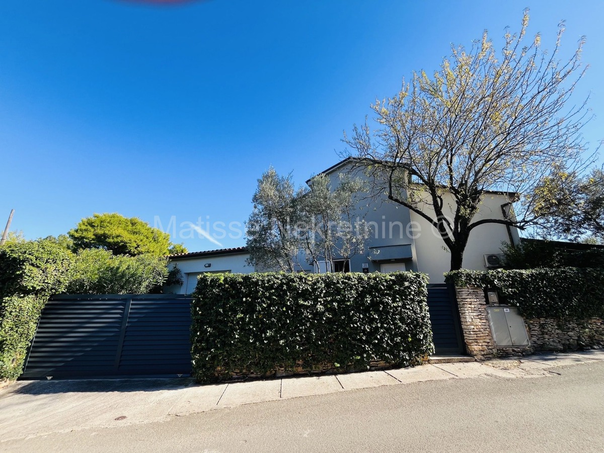 Medulin, Premantura - Casa con piscina, a soli 400m dalla spiaggia