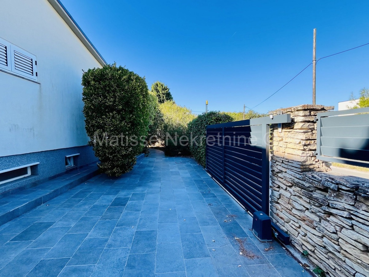 Medulin, Premantura - Casa con piscina, a soli 400m dalla spiaggia