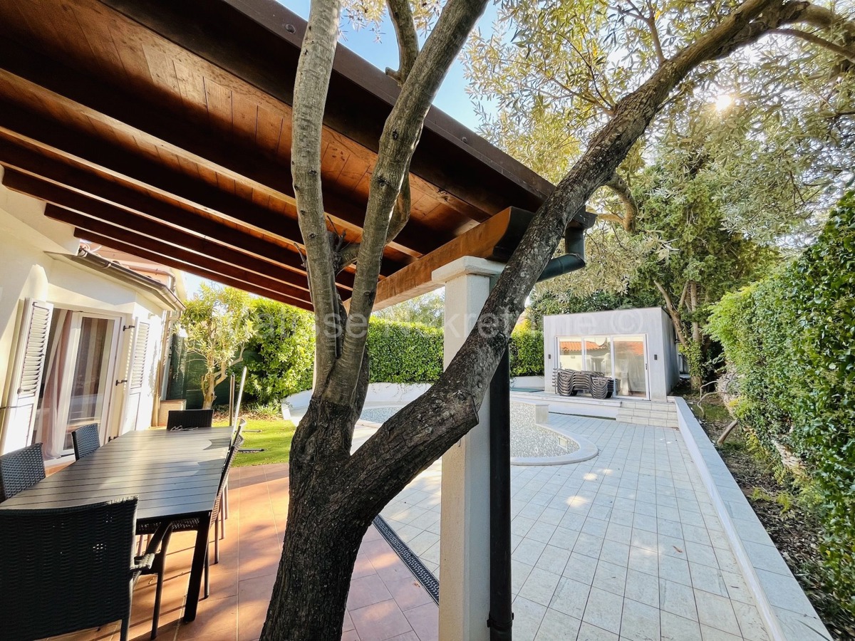 Medulin, Premantura - Casa con piscina, a soli 400m dalla spiaggia