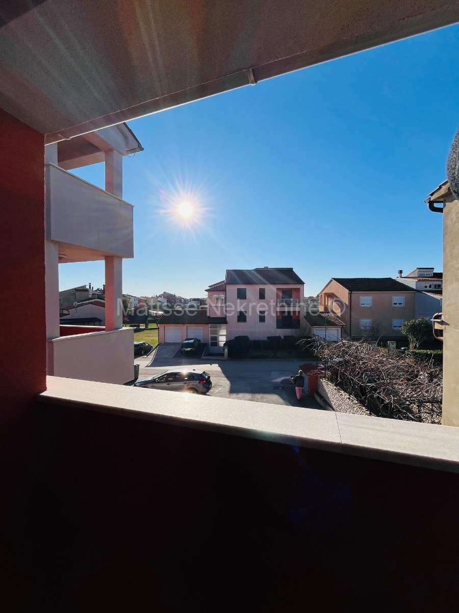 Valbandon - Mezzanine apartment with a garden
