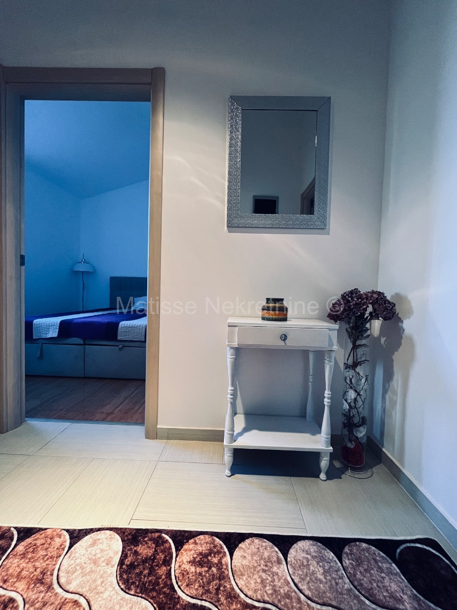 Valbandon - Mezzanine apartment with a garden