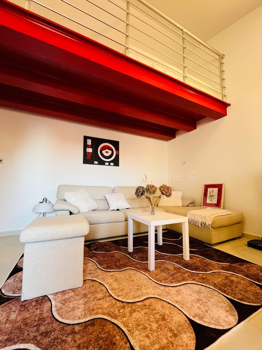 Valbandon - Mezzanine apartment with a garden