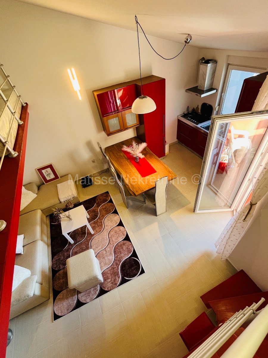 Valbandon - Mezzanine apartment with a garden