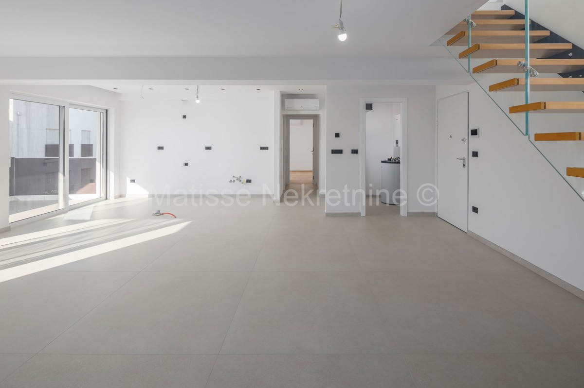 Rovigno - Lussuoso Appartamento su Due Livelli a Soli 150m dal Mare