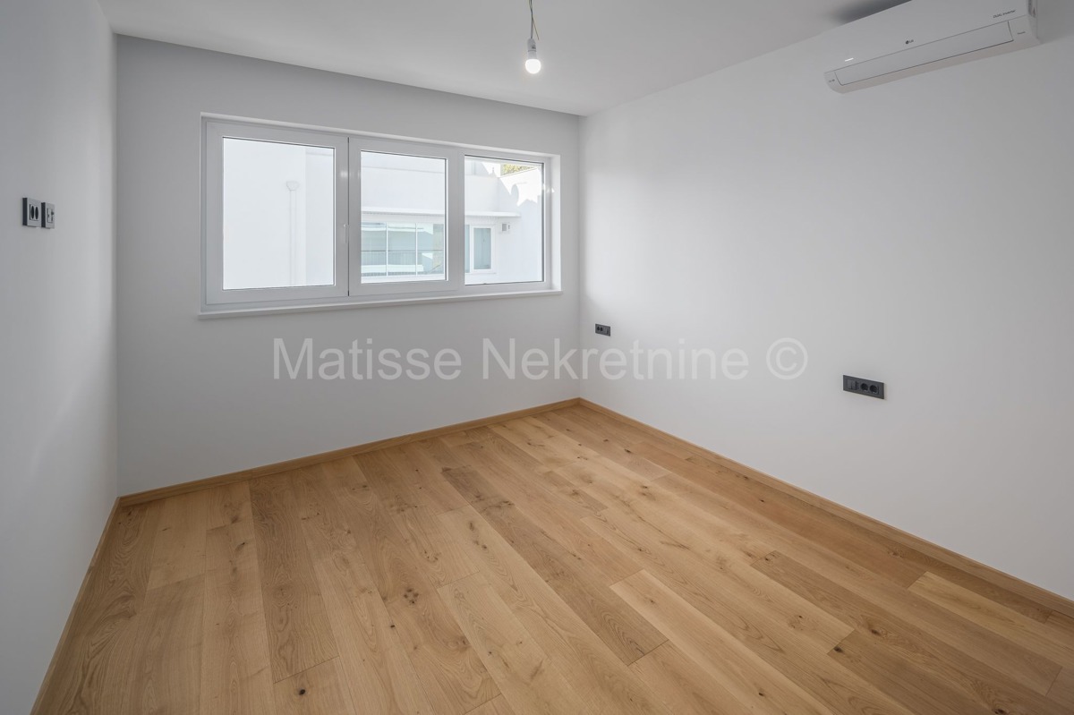 Rovigno - Lussuoso Appartamento su Due Livelli a Soli 150m dal Mare