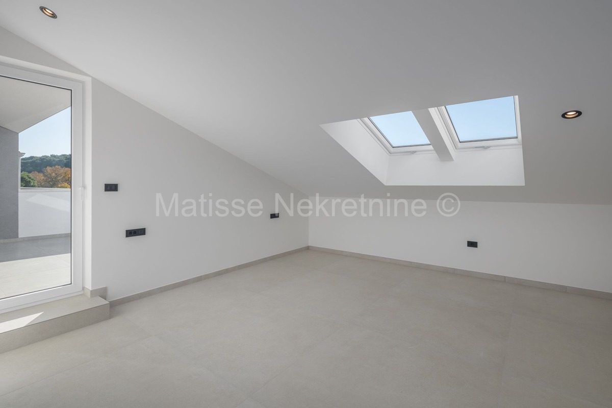 Rovigno - Lussuoso Appartamento su Due Livelli a Soli 150m dal Mare