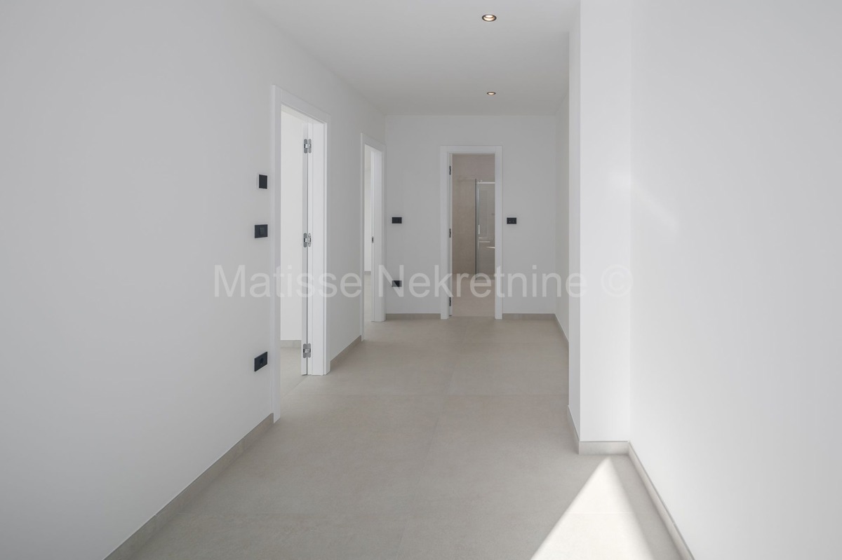 Rovigno - Lussuoso Appartamento su Due Livelli a Soli 150m dal Mare