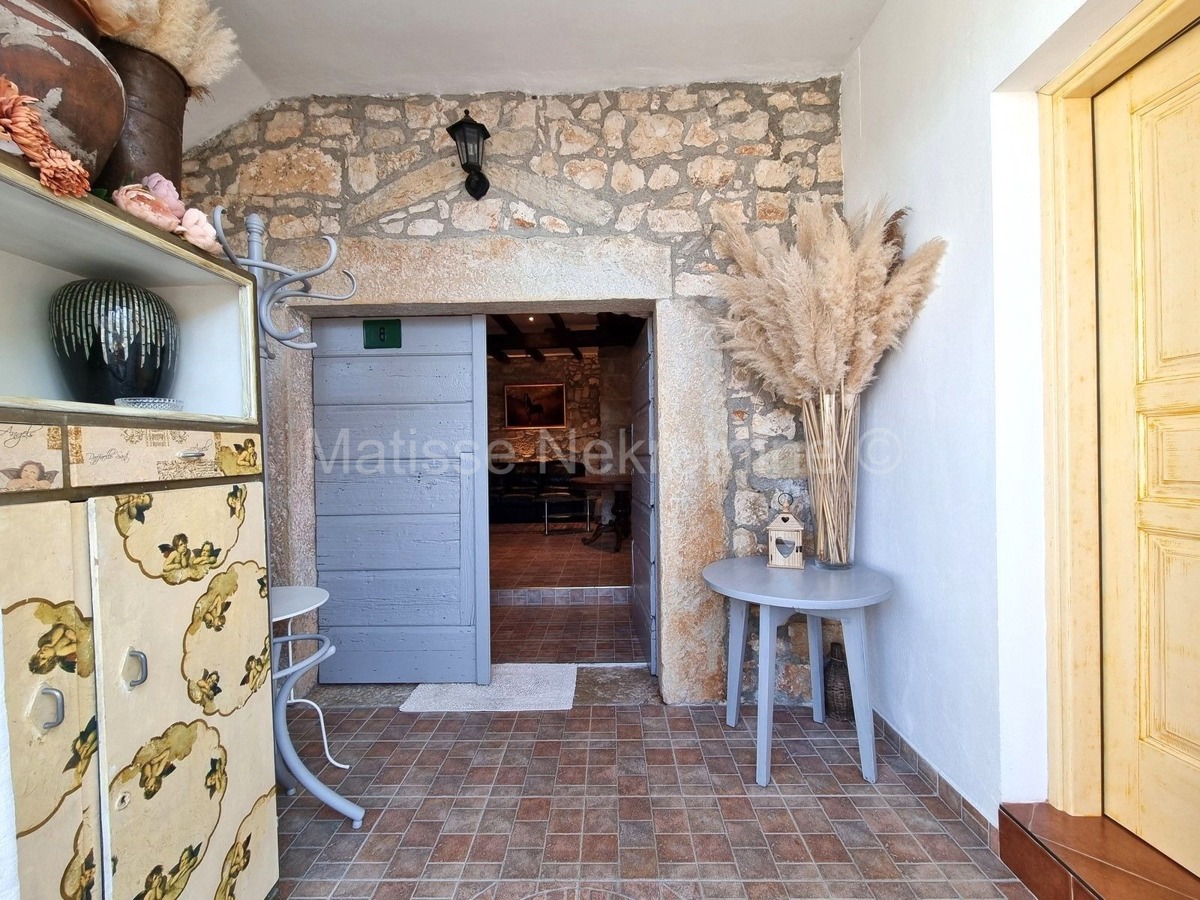 Poreč - Casa in pietra con due appartamenti