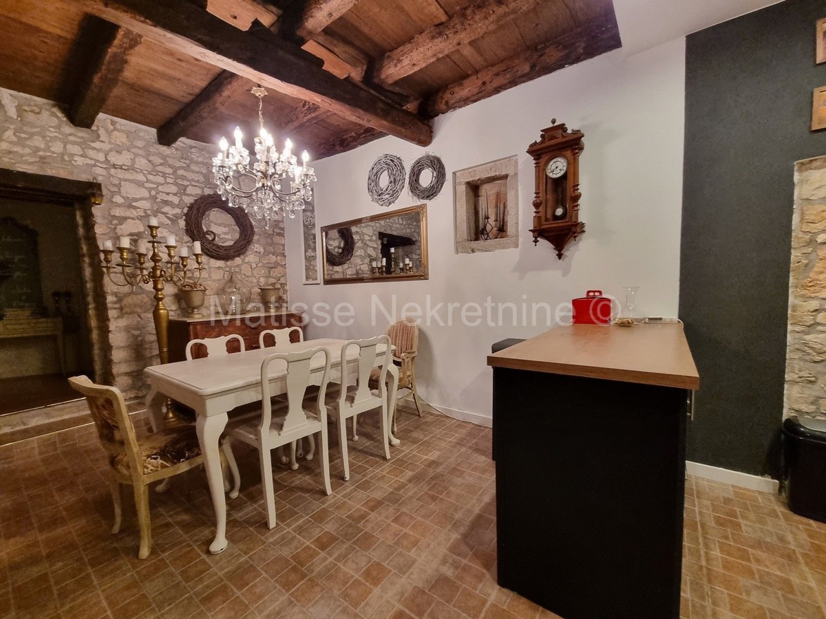 Poreč - Casa in pietra con due appartamenti
