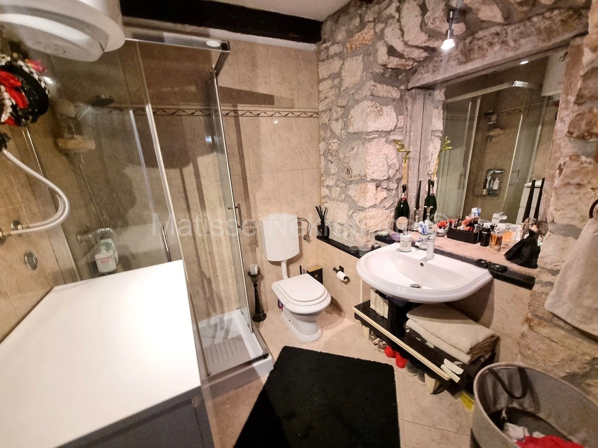 Poreč - Casa in pietra con due appartamenti