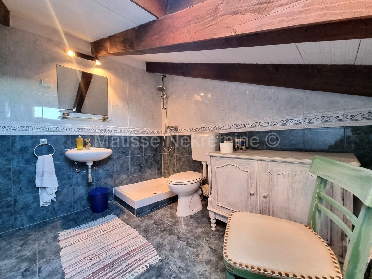 Poreč - Casa in pietra con due appartamenti