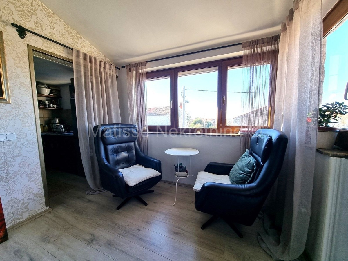 Poreč - Casa in pietra con due appartamenti