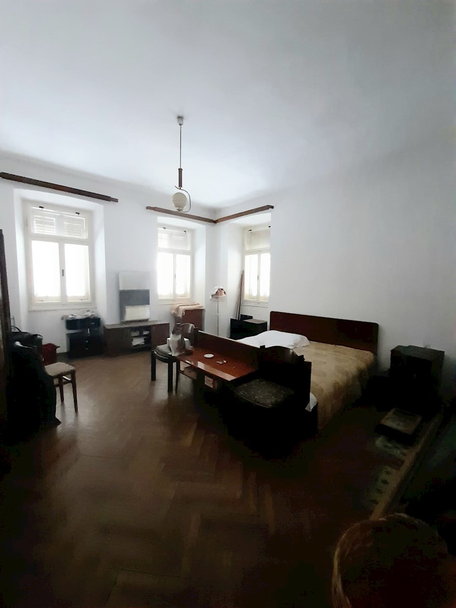 Pola - Bellissimo appartamento nel centro città con balcone