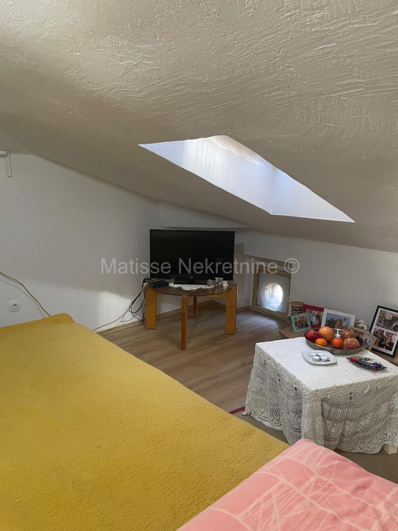 Pola, Centro - Appartamento sottotetto da ristrutturare