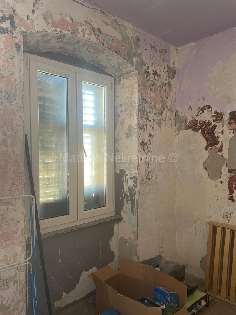 Pola, Centro - Appartamento sottotetto da ristrutturare