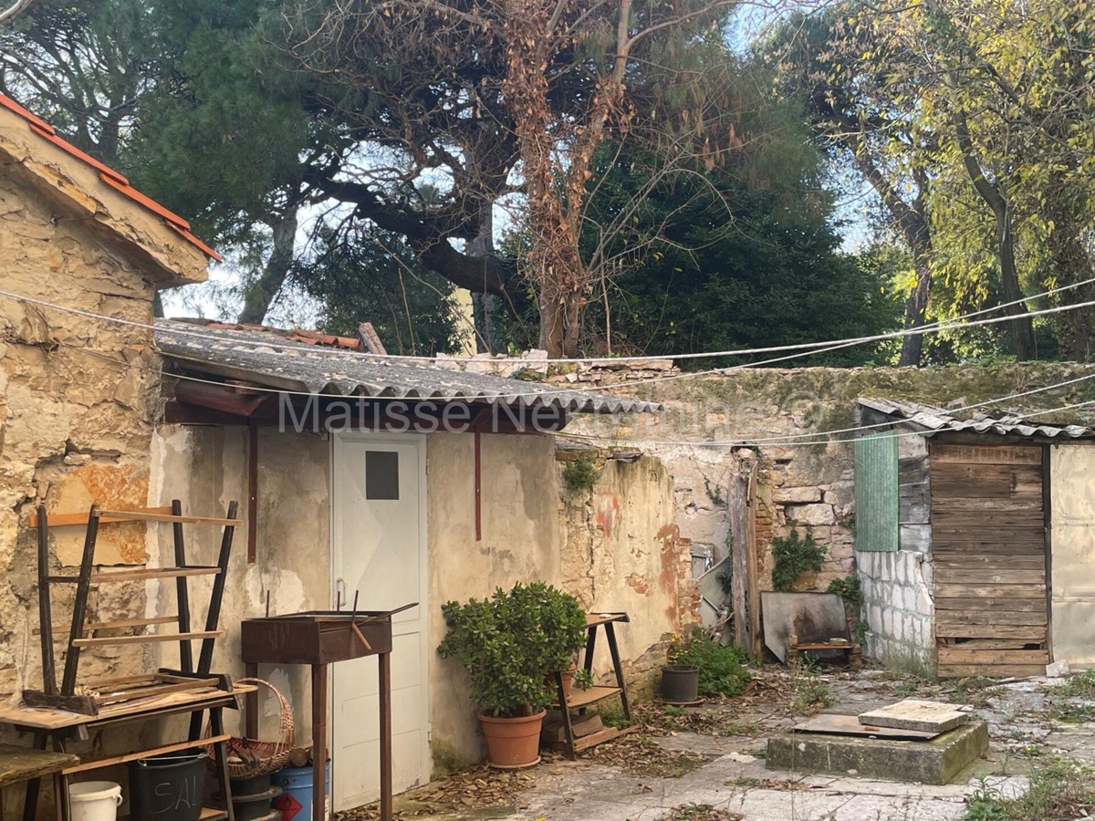 Pola, Centro - Appartamento sottotetto da ristrutturare