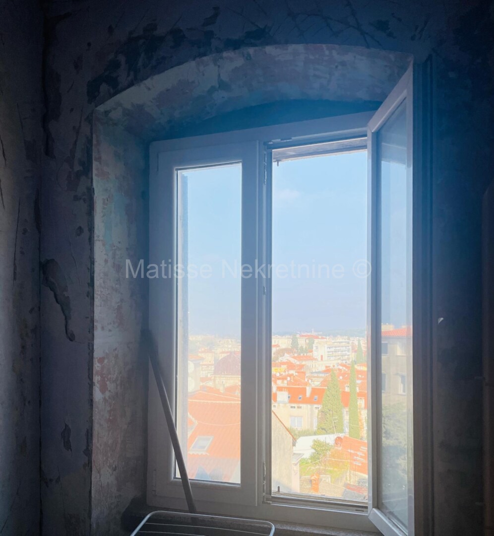 Pola, Centro - Appartamento sottotetto da ristrutturare