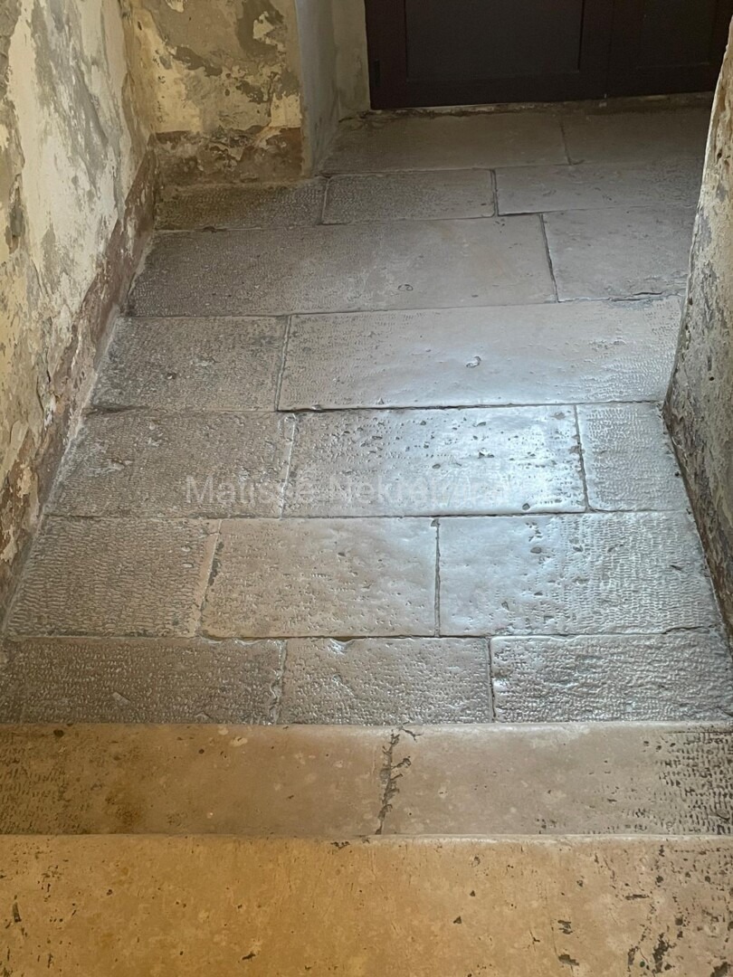 Pola, Centro - Appartamento sottotetto da ristrutturare