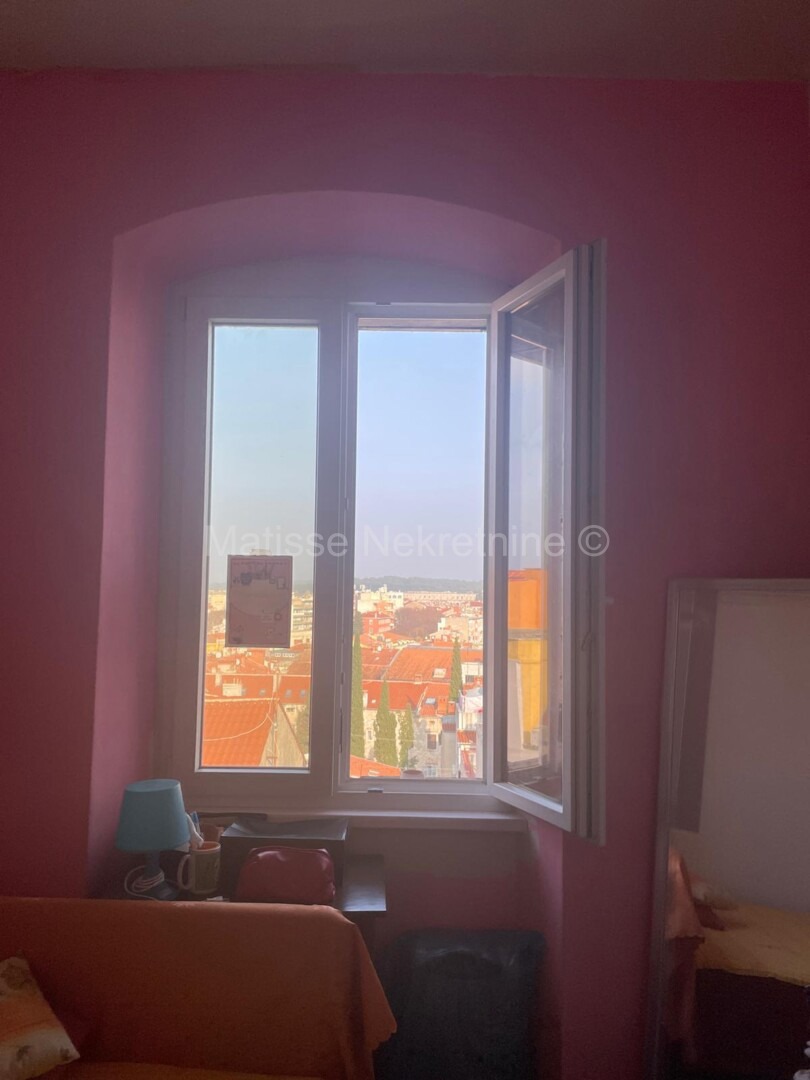 Pola, Centro - Appartamento sottotetto da ristrutturare