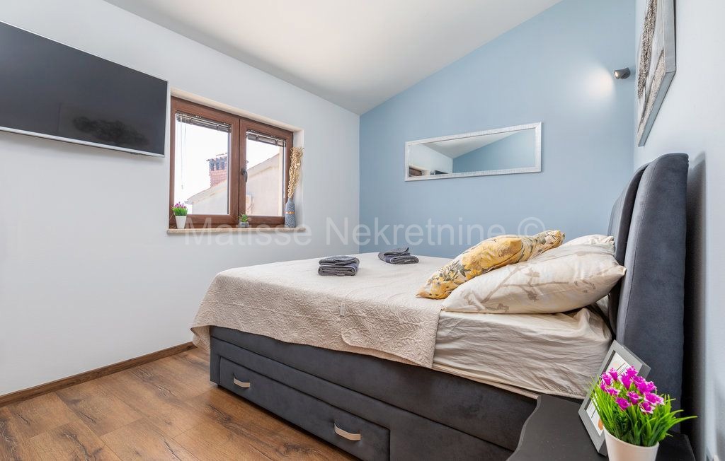 Ližnjan - Casa con Piscina in Posizione Tranquilla