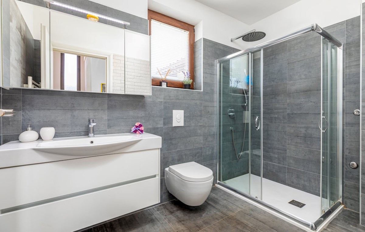 Ližnjan - Casa con Piscina in Posizione Tranquilla