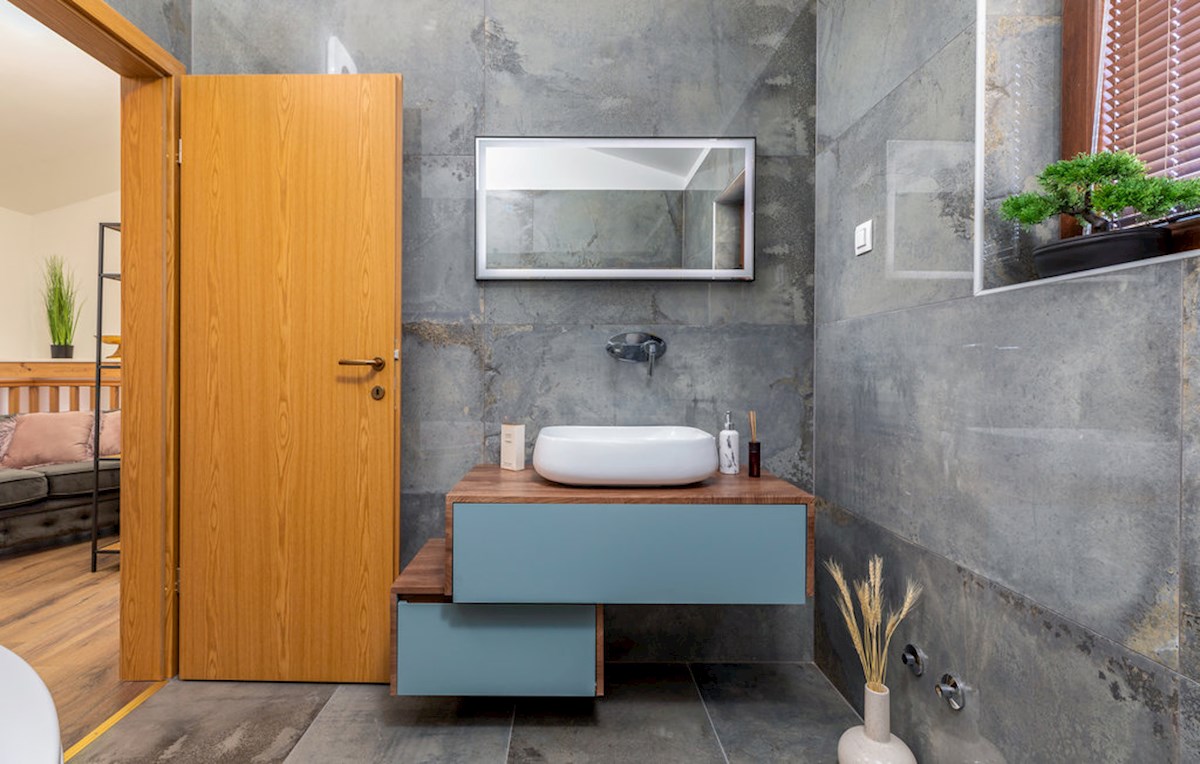 Ližnjan - Casa con Piscina in Posizione Tranquilla