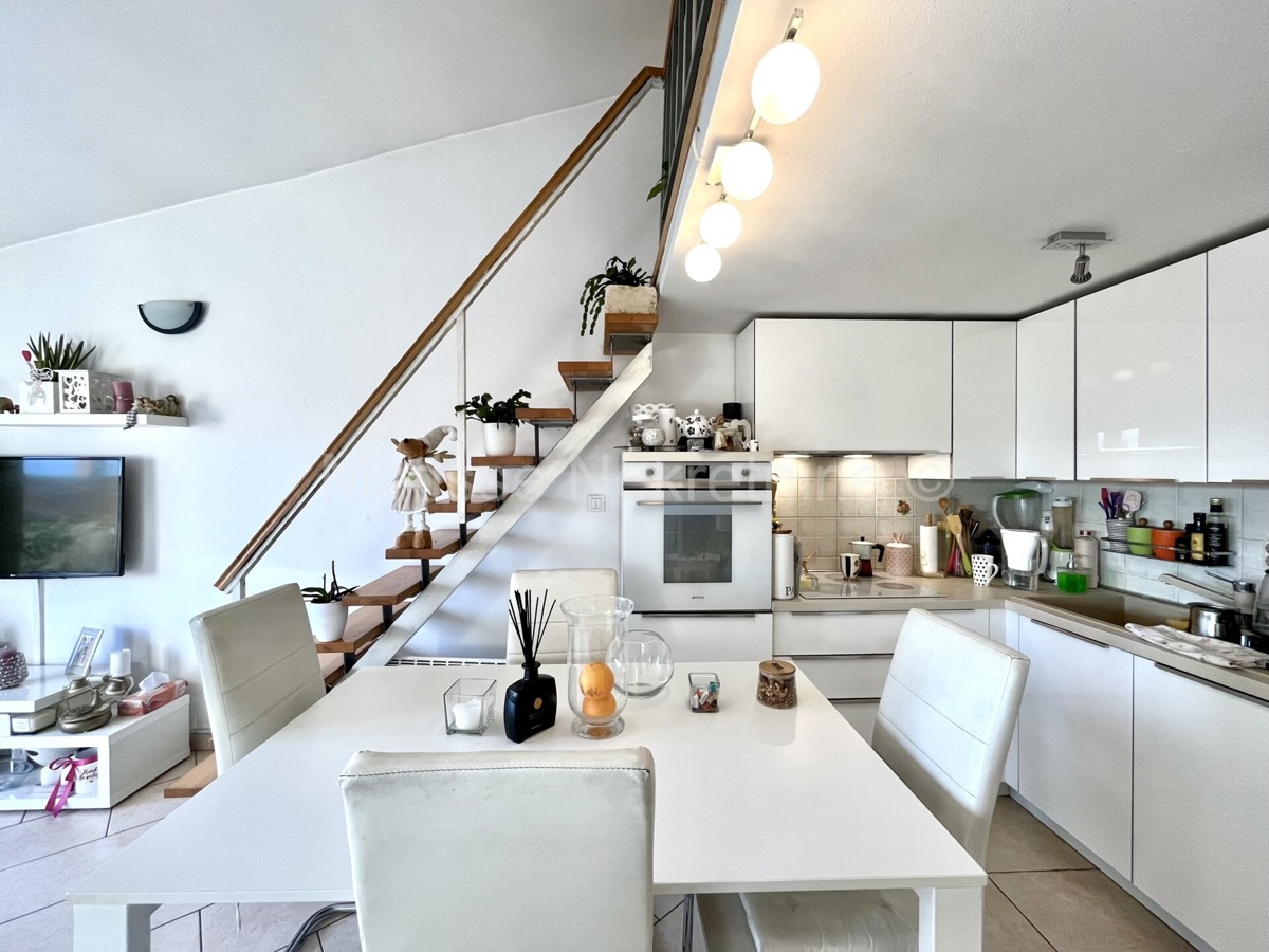 Pola – Appartamento in posizione tranquilla con due terrazze