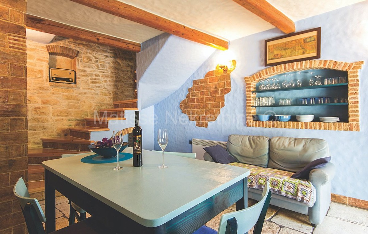 Krnica, Istria - Casa in pietra arredata in stile autentico con cortile