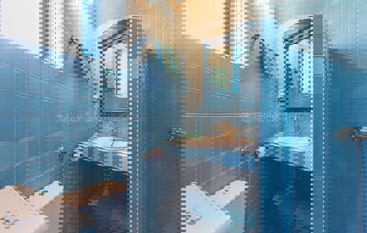 Krnica, Istria - Casa in pietra arredata in stile autentico con cortile