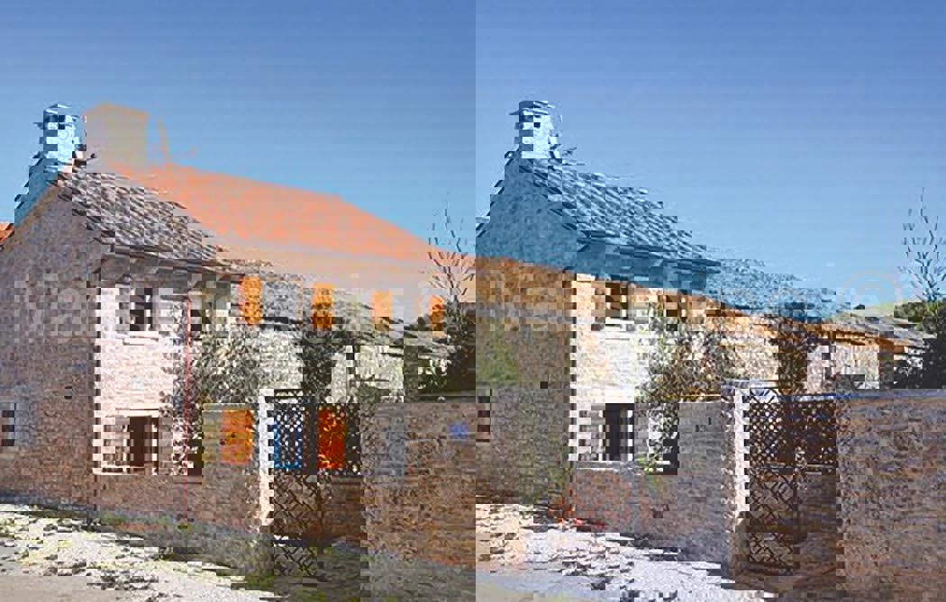 Krnica, Istria - Casa in pietra arredata in stile autentico con cortile