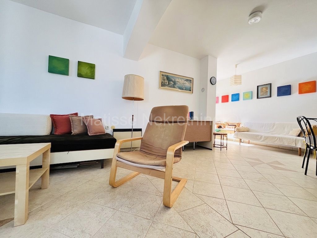 Ližnjan - Bellissimo appartamento con terrazza e giardino, immerso nel verde